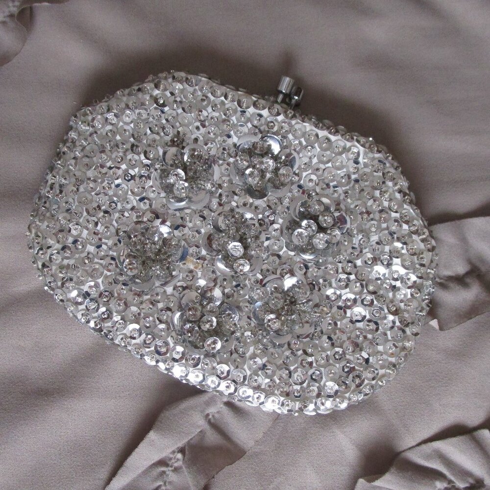 tiny beaded wristlet clutch purse